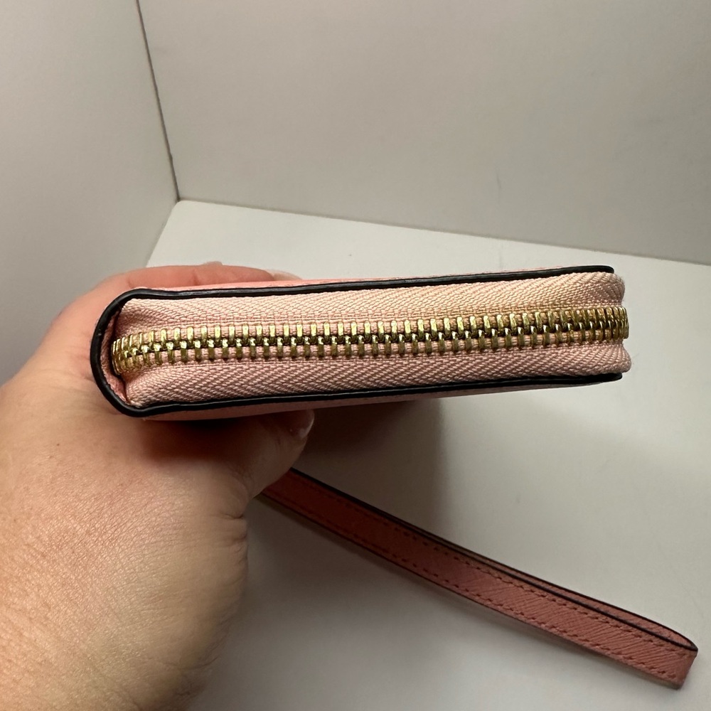 Michael Kors EUC Pink Saffiano Leather Jet Set Wallet with Strap - Picture 8 of 17